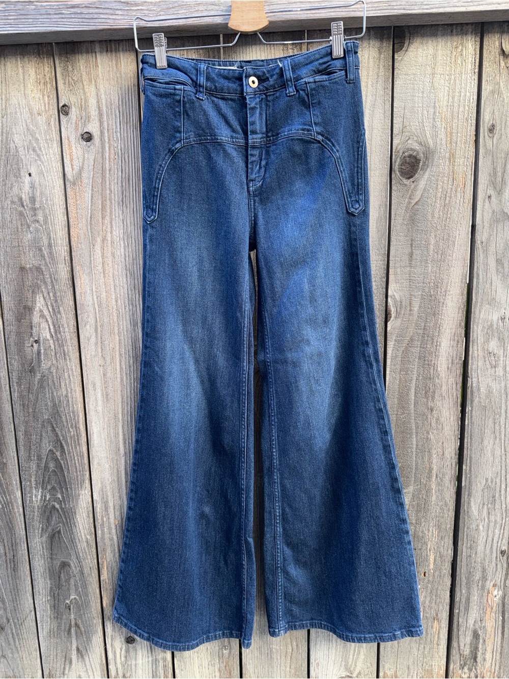 Pilcro Ultra High-Rise Slim Flare Jeans Size 26 - Picture 6 of 10